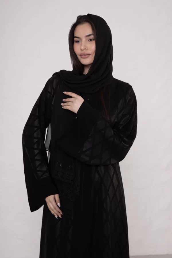 Diamond Pattern Zippered Abaya