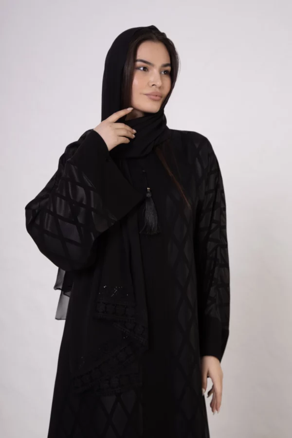 Diamond Pattern Zippered Abaya