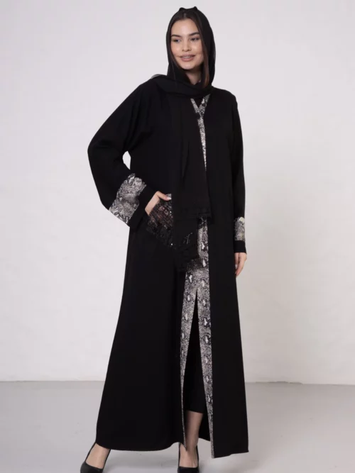 Snakeskin Pattern Abaya with Three Snap Closures