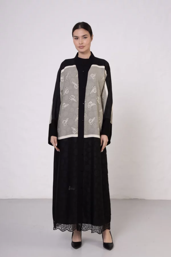 Printed Abaya with Lace Hem Detail and Snap Closures