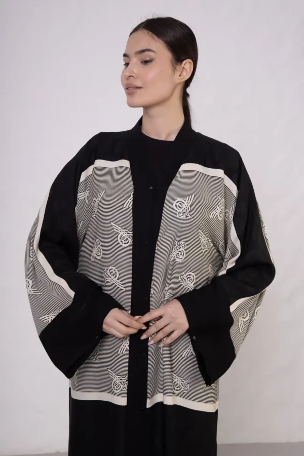 Printed Abaya with Lace Hem Detail and Snap Closures