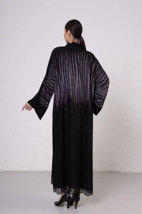 VS-Inspired Print Lilac Abaya